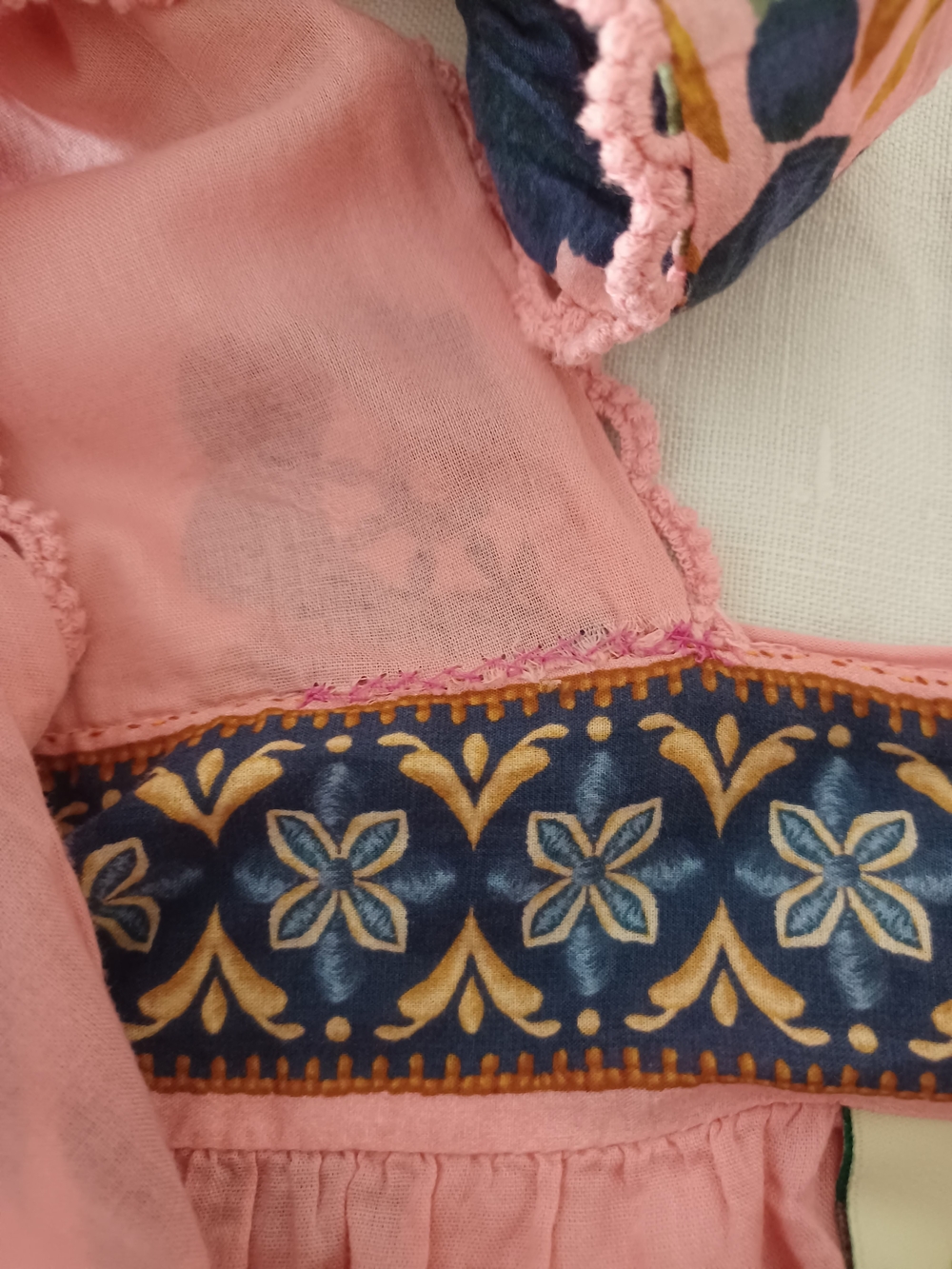 FARM Rio Seashell Tapestry Pink Midi Dress - Size XS - Picture 6 of 6